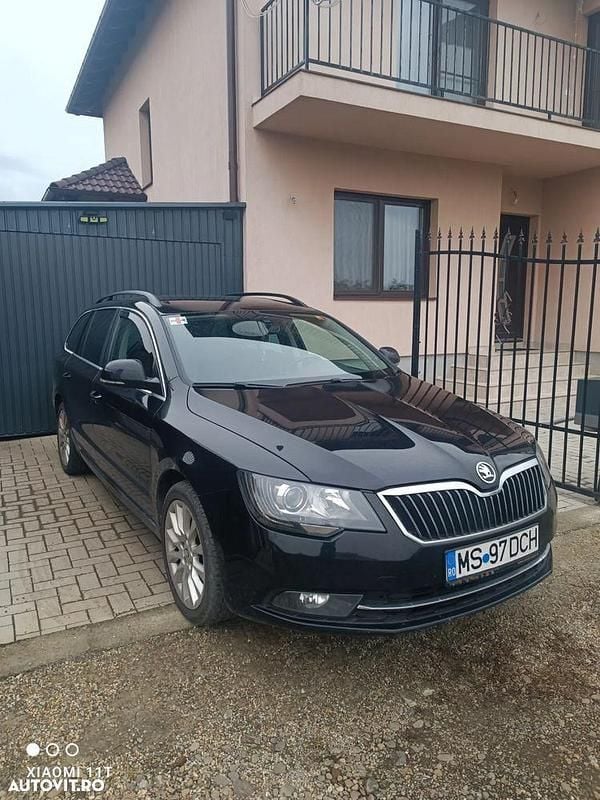Culoarenegru Utilizat 2015 Skoda Superb Ambition Break | 9.000 EUR (Preț OK) - Imagine 1/4