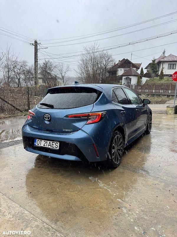 Second-hand Toyota Corolla 140 CP (102 kW) 2021 Culoarealbastru Hatchback
