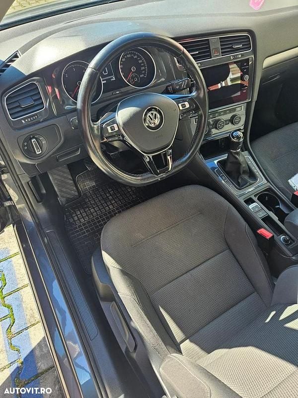 Culoarenegru Utilizat 2018 VW Golf VII Comfortline Break | 7.800 EUR (Preț bun) - Imagine 1/4