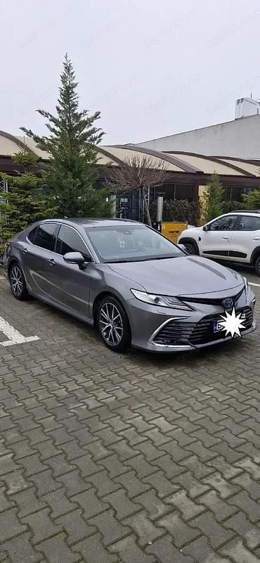 Second-hand Toyota Camry 218 CP (160 kW) 2024 Berlinǎ