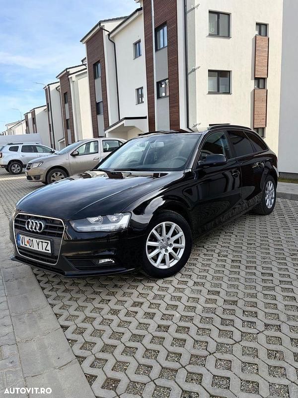 Second-hand Audi A4 143 CP (105 kW) 2012 Culoarenegru Break