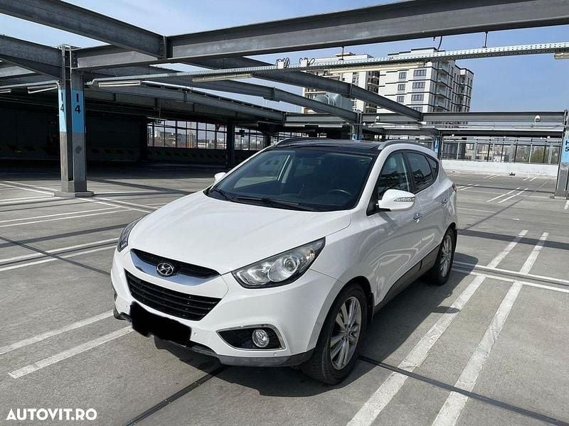 Culoarealb Utilizat 2012 Hyundai ix35 Premium SUV | 9.000 EUR (Preț bun) - Imagine 1/4
