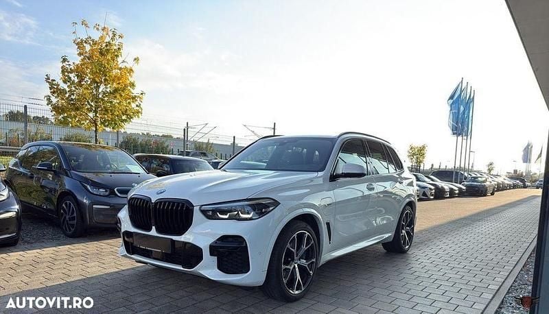 Second-hand BMW X5 Comfort Edition 394 CP (289 kW) 2022 Culoarealb SUV