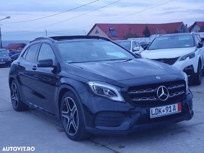 Culoarenegru Utilizat 2018 Mercedes GLA220 AMG line SUV | 17.990 EUR (Preț OK) - Imagine 1/4