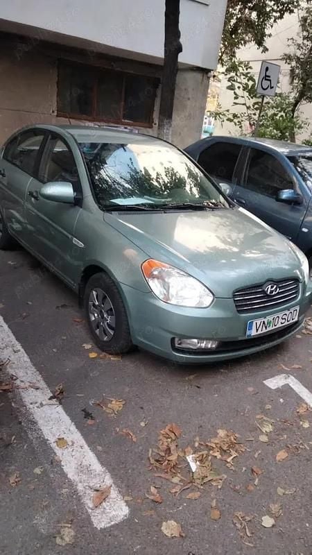 Second-hand Hyundai Accent 110 CP (80 kW) 2009 Verde Berlinǎ