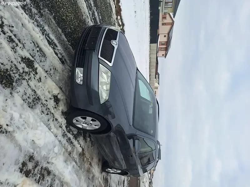 Verde Utilizat 2006 Skoda Octavia Break | 2.350 EUR (Preț OK) - Imagine 1/3