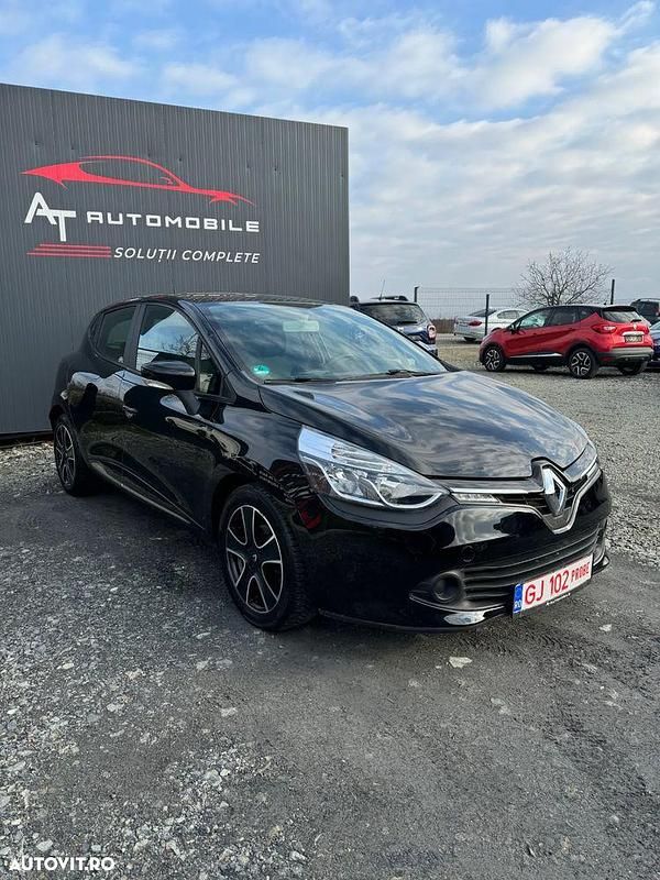 Second-hand Renault Clio IV Dynamique 90 CP (66 kW) 2013 Culoarenegru Hatchback