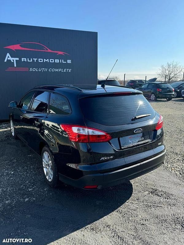 Second-hand Ford Focus Trend 125 CP (91 kW) 2014 Culoarenegru Break
