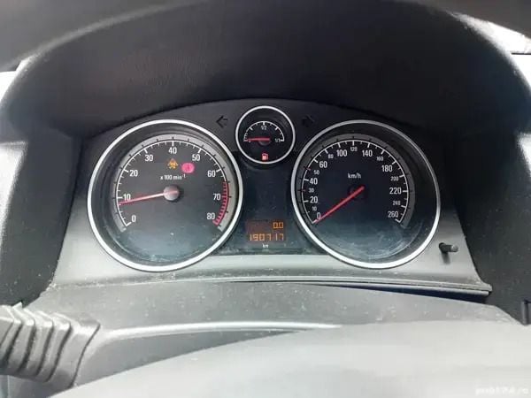 Gri Utilizat 2006 Opel Astra Berlinǎ | 1.650 EUR (Preț OK) - Imagine 1/4