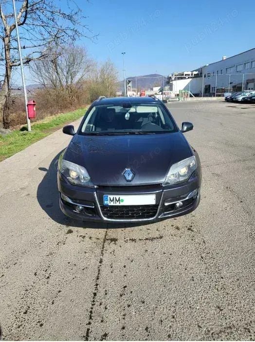 Utilizat 2011 Renault Laguna III Break | 2.500 EUR (Preț bun) - Imagine 1/4