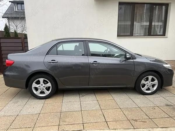 Second-hand Toyota Corolla 130 CP (95 kW) 2011 Gri Berlinǎ