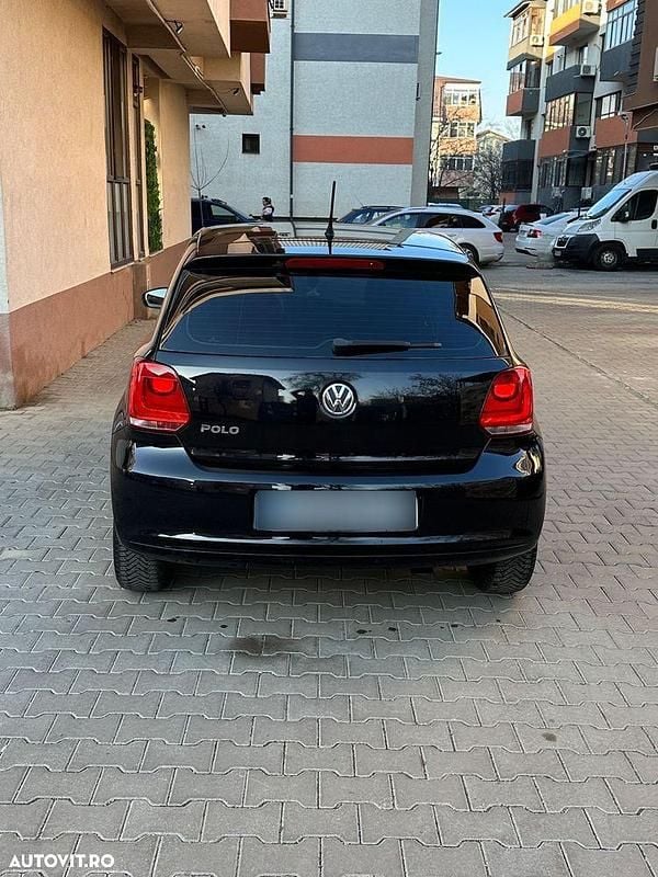 Culoarenegru Utilizat 2010 VW Polo Hatchback | 3.200 EUR (Preț OK) - Imagine 1/4