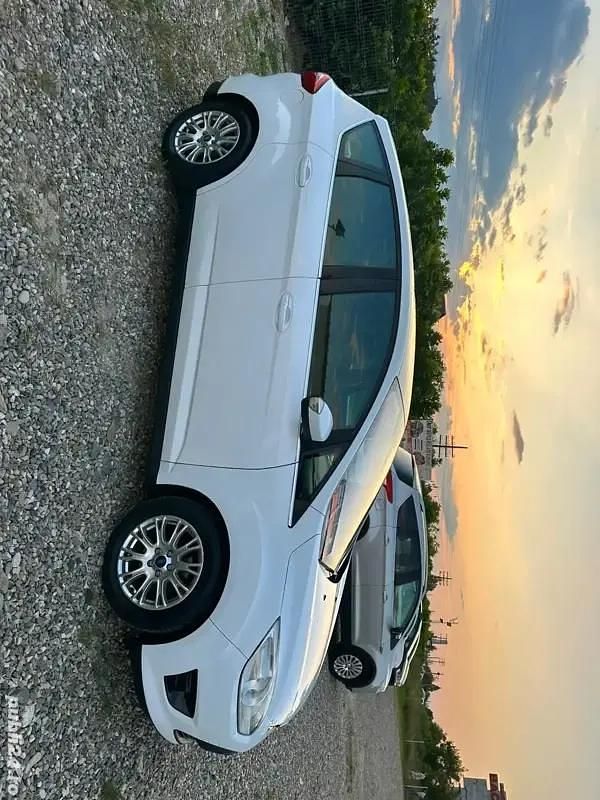 Alb Utilizat 2011 Ford C-MAX Monovolum | 4.750 EUR (Puțin scump) - Imagine 1/4