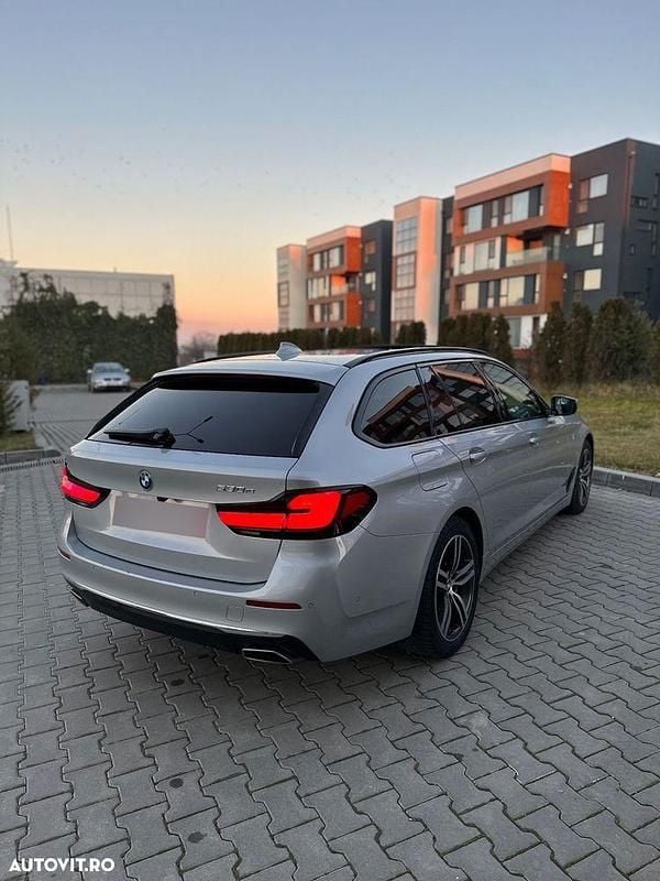 Second-hand BMW 530e Luxury Line 292 CP (214 kW) 2021 Culoaregri Break