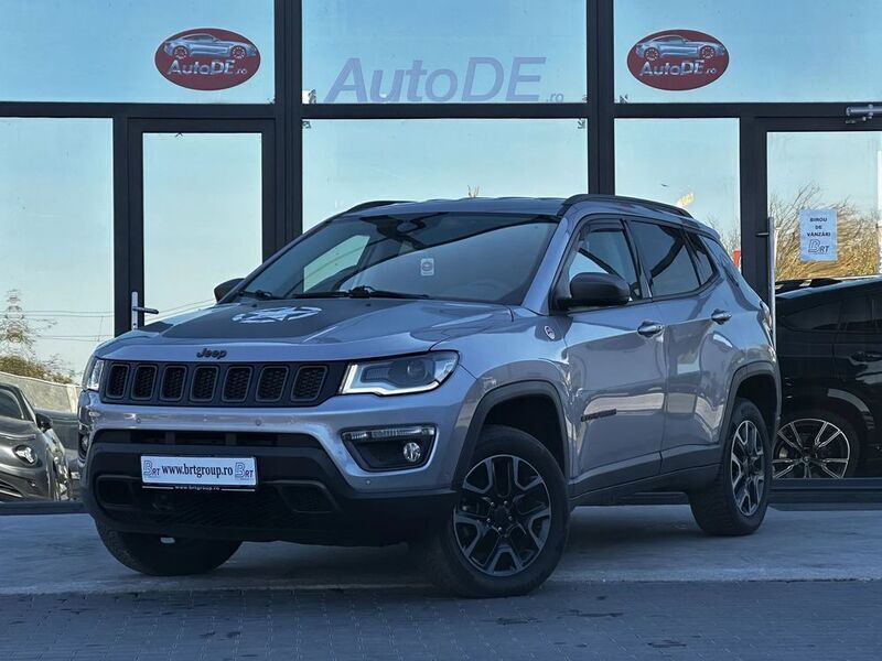 Gri Utilizat 2018 Jeep Compass SUV | 16.990 EUR - Imagine 1/4