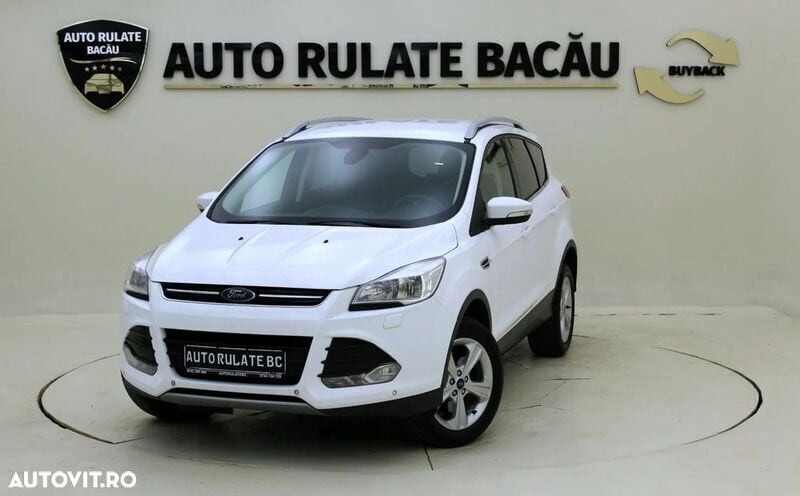 Alb Utilizat 2015 Ford Kuga SUV | 11.450 EUR (Puțin scump) - Imagine 1/4