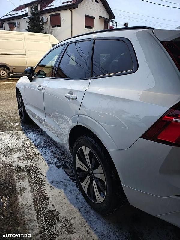 Second-hand Volvo XC60 Plus 398 CP (292 kW) 2023 Culoarealb SUV