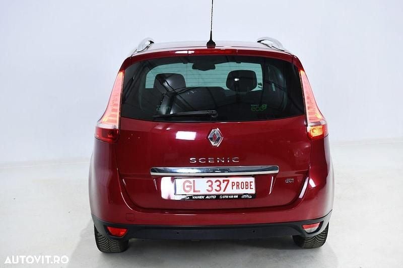 Second-hand Renault Grand Scénic III Bose Edition 130 CP (95 kW) 2014 Culoarerosu Monovolum