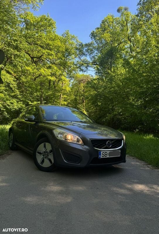 Gri Utilizat 2010 Volvo C30 Hatchback | 3.990 EUR - Imagine 1/4