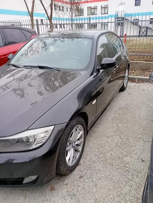 Second-hand BMW 318 140 CP (102 kW) 2010 Negru Berlinǎ