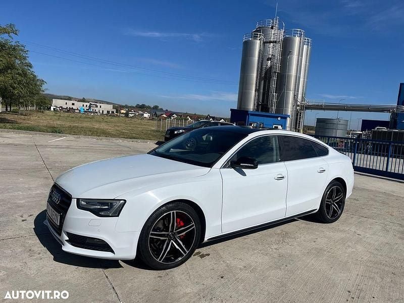 Culoarealb Utilizat 2015 Audi A5 Coupe | 13.150 EUR (Super Preț) - Imagine 1/4