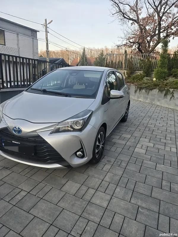 Utilizat 2018 Toyota Yaris Hybrid Hatchback | 9.900 EUR (Super Preț) - Imagine 1/4