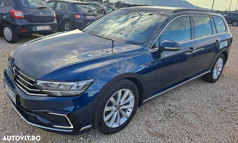 Culoarealbastru Utilizat 2020 VW Passat Break | 14.992 EUR (Preț bun) - Imagine 1/4