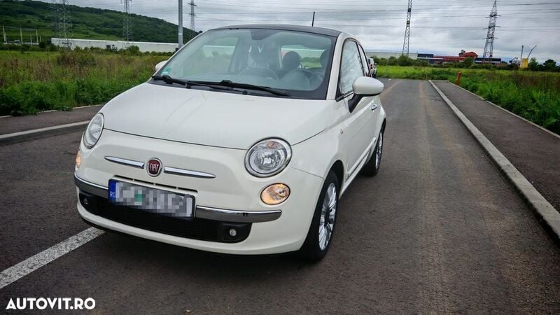 Alb Utilizat 2014 Fiat 500 Lounge Hatchback | 8.000 EUR - Imagine 1/4