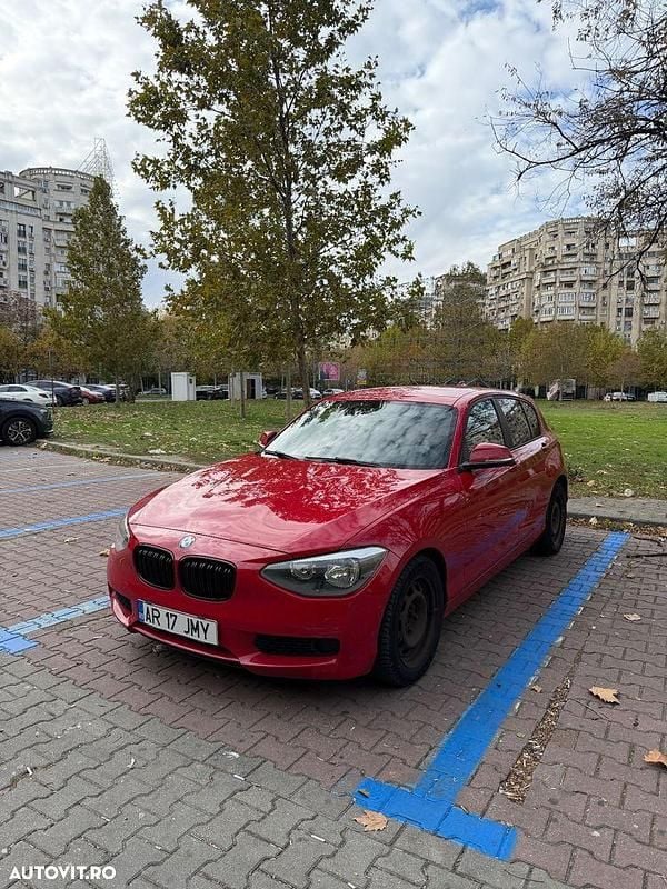 Culoarerosu Utilizat 2012 BMW 116 Comfort Edition Hatchback | 5.850 EUR (Preț OK) - Imagine 1/4