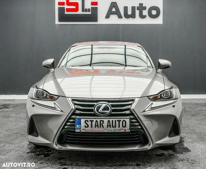 Second-hand Lexus IS300h Executive Line 223 CP (164 kW) 2018 Culoareargint Berlinǎ