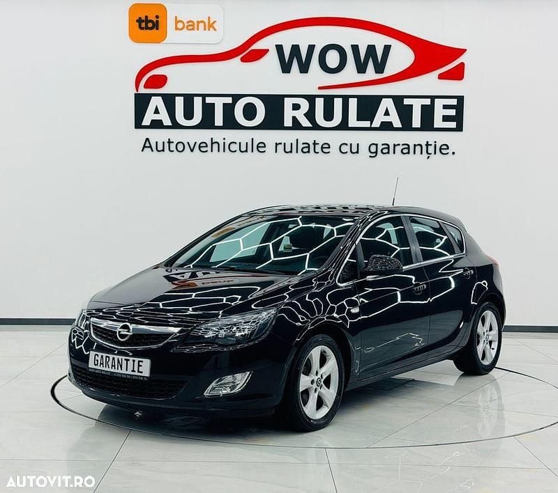 Culoarenegru Utilizat 2011 Opel Astra Selection Hatchback | 5.290 EUR (Puțin scump) - Imagine 1/4