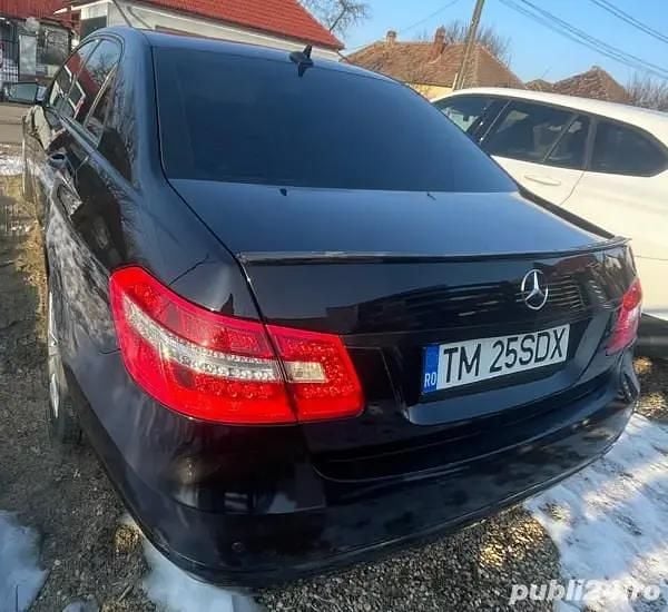 Second-hand Mercedes E200 136 CP (100 kW) 2012 Berlinǎ
