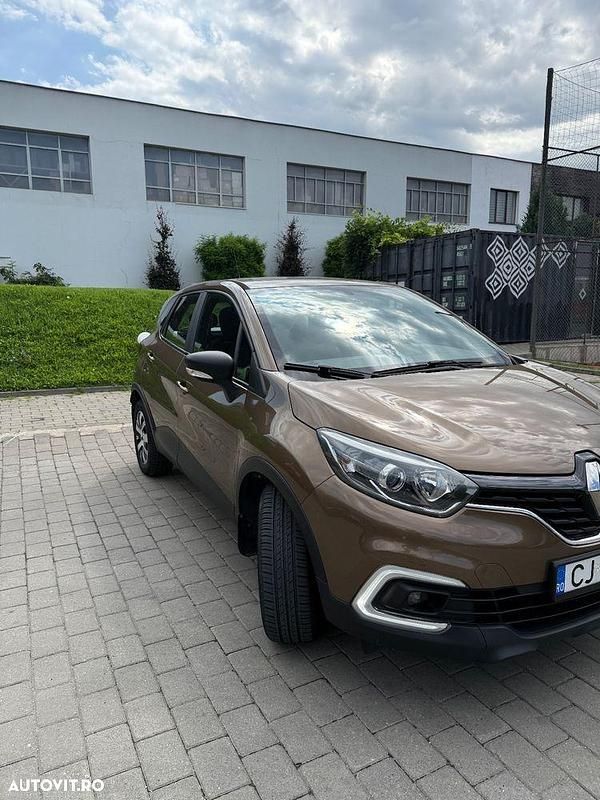 Maro Utilizat 2018 Renault Captur Life SUV | 10.500 EUR (Preț OK) - Imagine 1/4