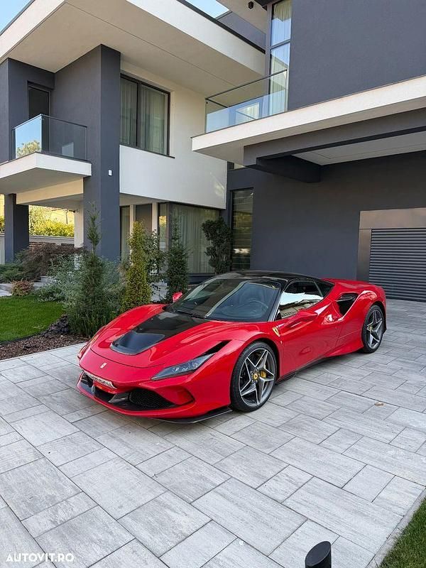 Culoarerosu Utilizat 2021 Ferrari F8 Coupe | 285.000 EUR - Imagine 1/4