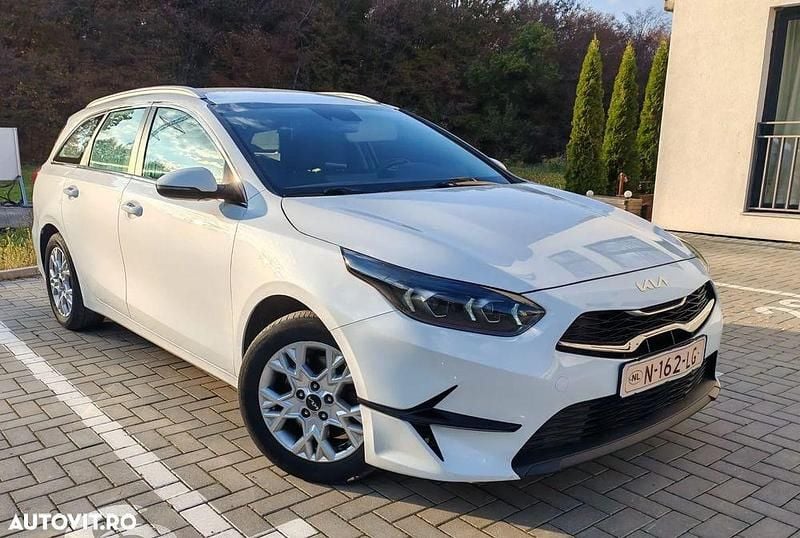 Second-hand Kia Ceed 160 CP (117 kW) 2021 Culoarealb Hatchback