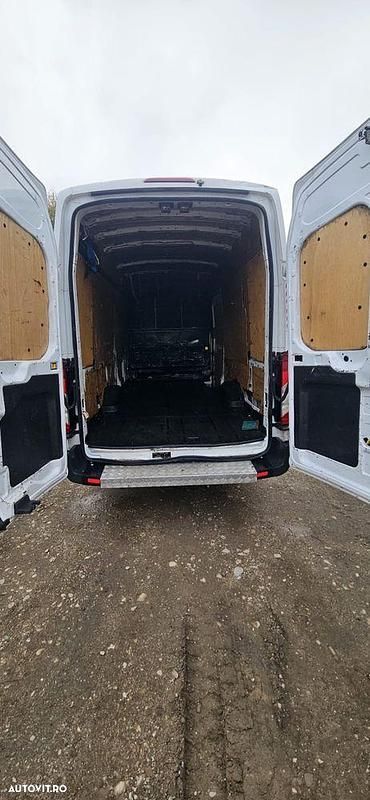 Second-hand Ford Transit 125 CP (91 kW) 2016 Culoarealb Monovolum