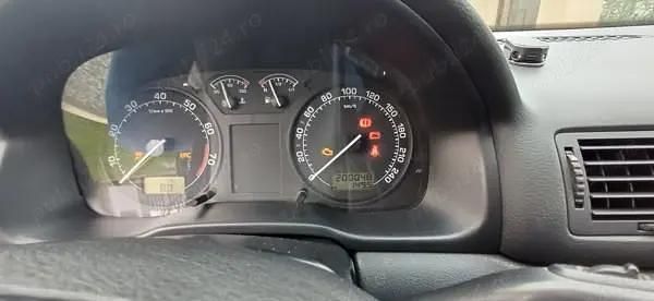 Gri Utilizat 2004 Skoda Octavia Elegance Hatchback | 3.500 EUR (Scump) - Imagine 1/4