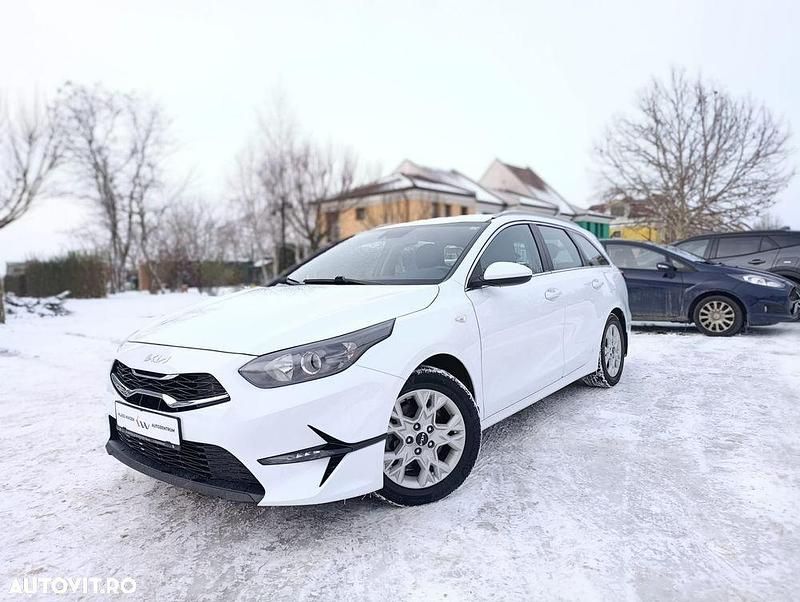 Culoarealb Utilizat 2022 Kia Ceed Hatchback | 12.900 EUR (Preț bun) - Imagine 1/4