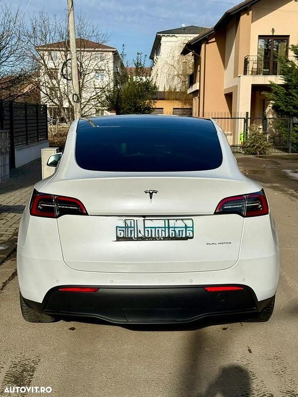 Second-hand Tesla Model Y 339 kW (462 CP) 2022 Culoarealb SUV