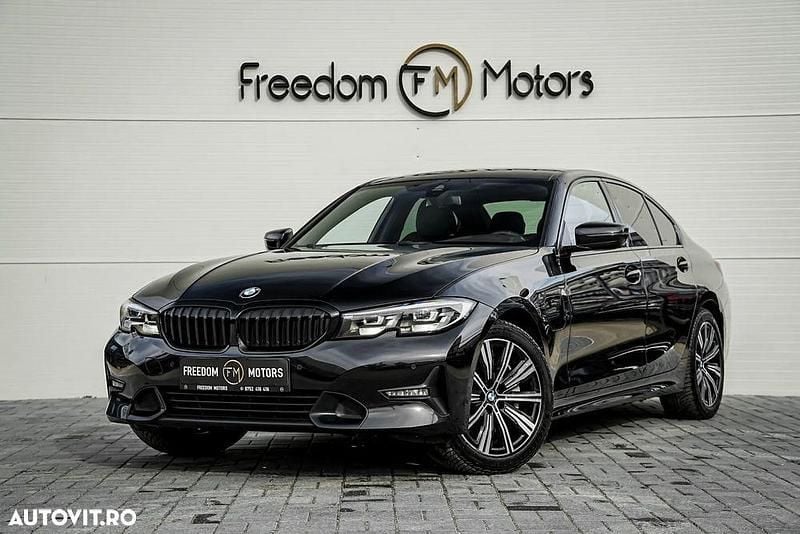 Second-hand BMW 330e Sport Line 292 CP (214 kW) 2021 Culoarenegru Berlinǎ