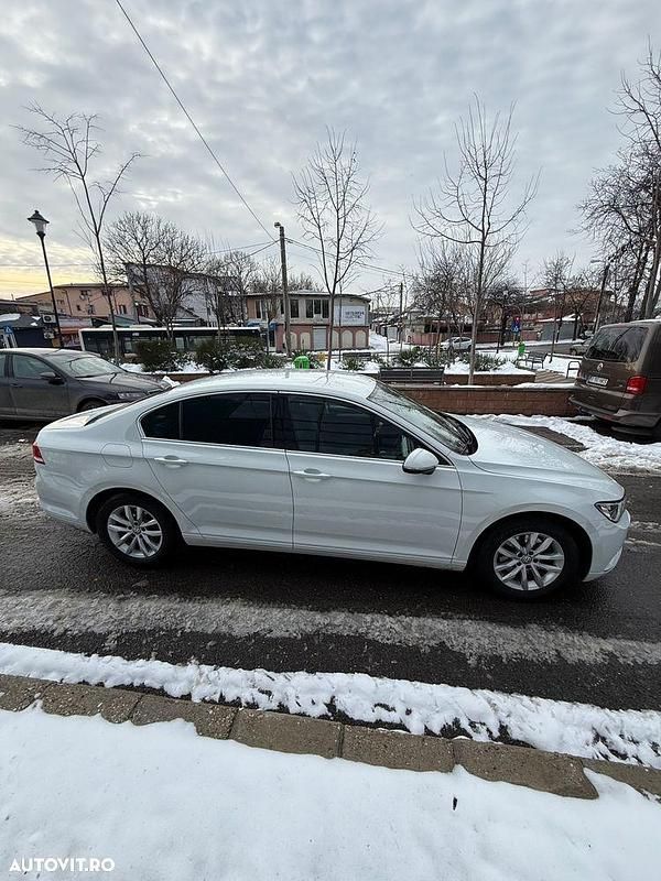 Second-hand VW Passat Comfortline 150 CP (110 kW) 2018 Culoarealb Berlinǎ