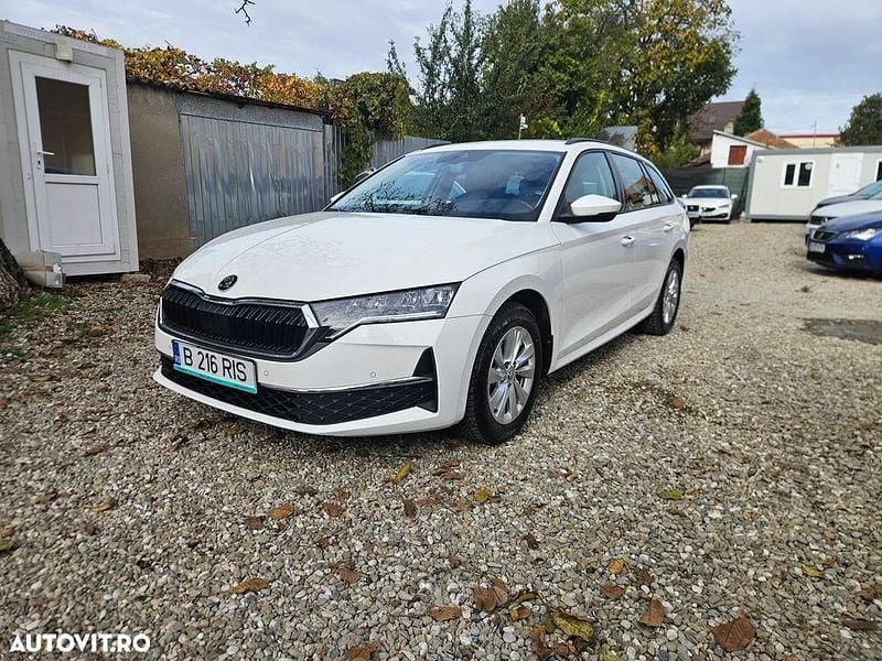Culoarealb Utilizat 2025 Skoda Octavia Selection Break | 23.999 EUR (Preț OK) - Imagine 1/4