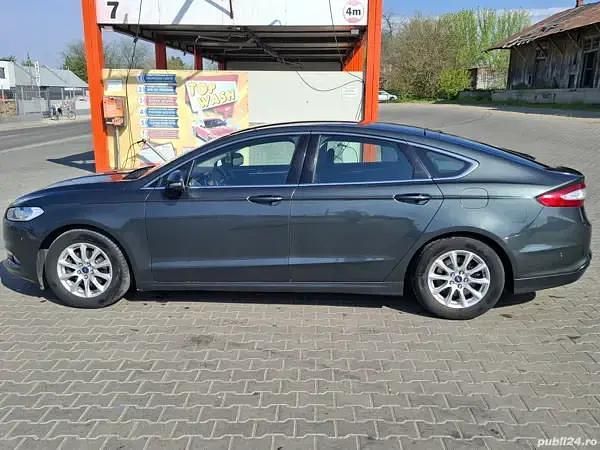 Second-hand Ford Mondeo Titanium 150 CP (110 kW) 2017 Verde Hatchback