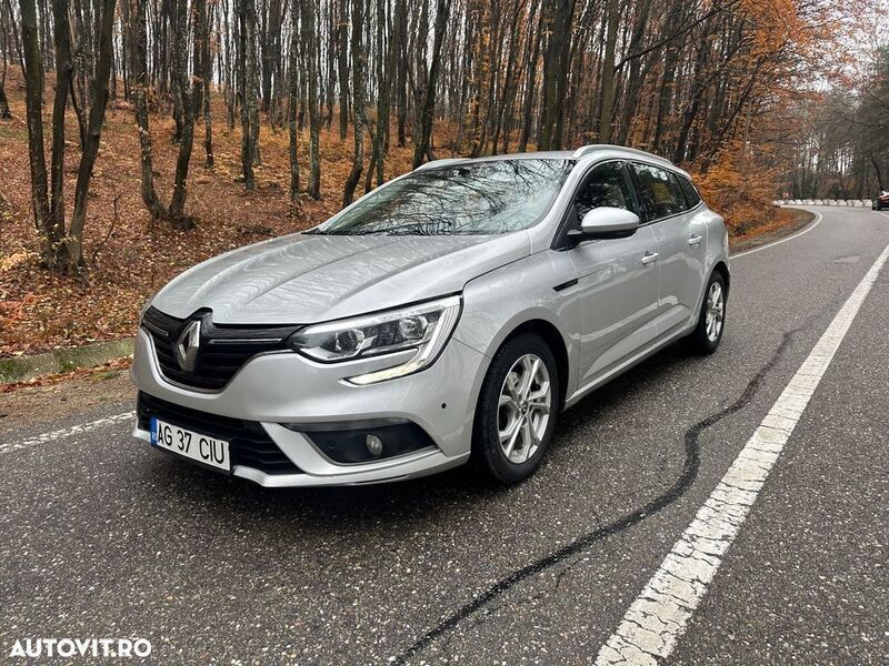 Argint Utilizat 2017 Renault Mégane GrandTour Expression Break | 8.300 EUR (Preț OK) - Imagine 1/4