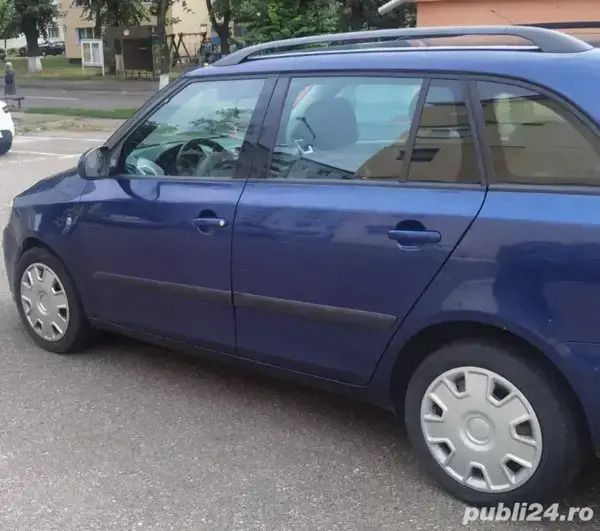Albastru Utilizat 2009 Skoda Fabia Break | 2.900 EUR (Preț OK) - Imagine 1/4