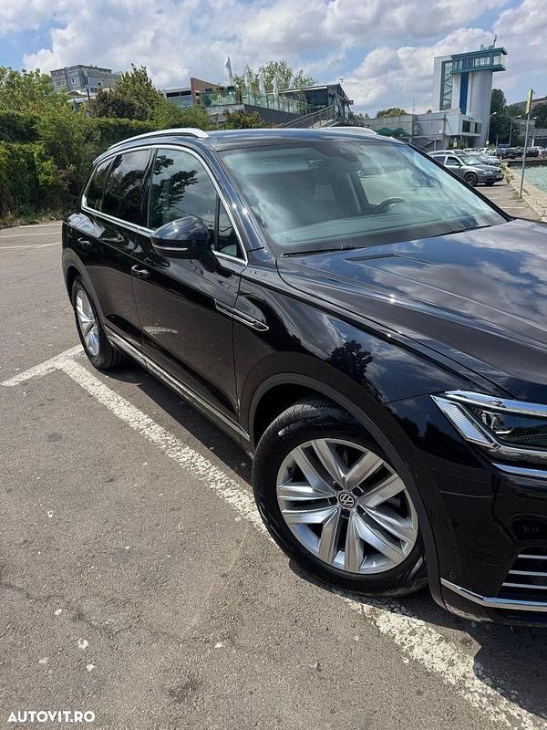 Negru Utilizat 2019 VW Touareg Edition SUV | 39.900 EUR (Scump) - Imagine 1/4