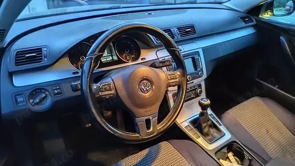Negru Utilizat 2010 VW Passat Berlinǎ | 3.500 EUR (Preț bun) - Imagine 1/4