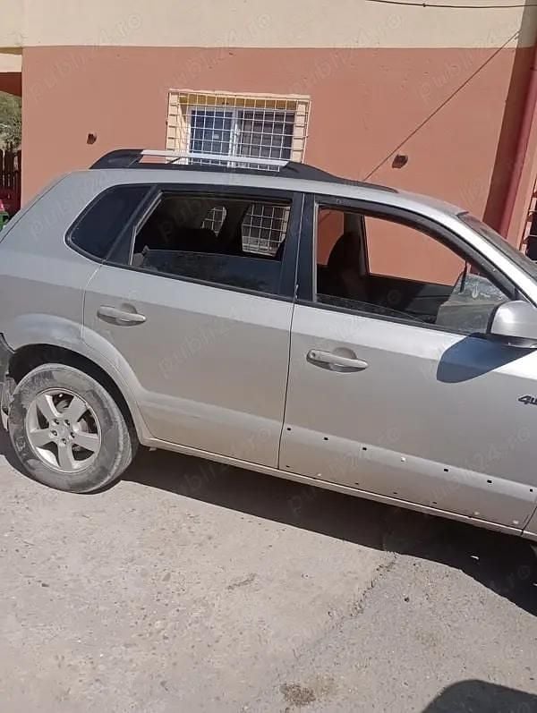 Utilizat 2007 Hyundai Tucson SUV | 2.000 EUR (Super Preț) - Imagine 1/3