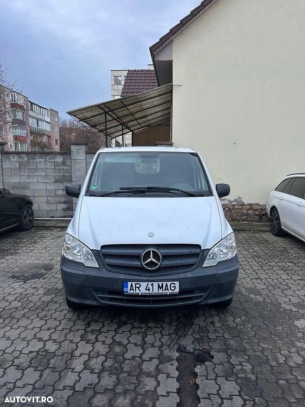 Culoarealb Utilizat 2012 Mercedes Vito Van | 9.600 EUR (Preț bun) - Imagine 1/4