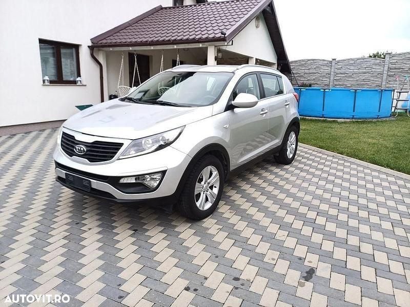Gri Utilizat 2011 Kia Sportage Attract SUV | 6.700 EUR (Preț OK) - Imagine 1/4